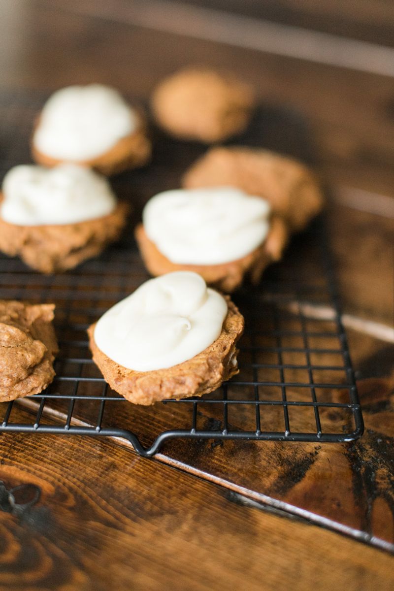 Pumpkin Whoopie Cookies with filling