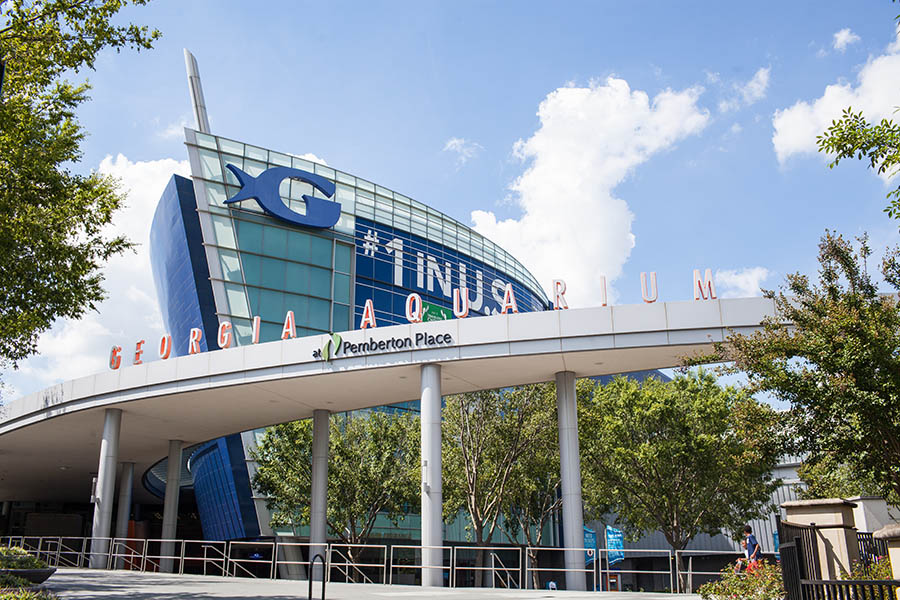 Georgia Aquarium building and signage